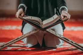   حكم قراءة القرآن أثناء الحيض.. الإفتاء توضح