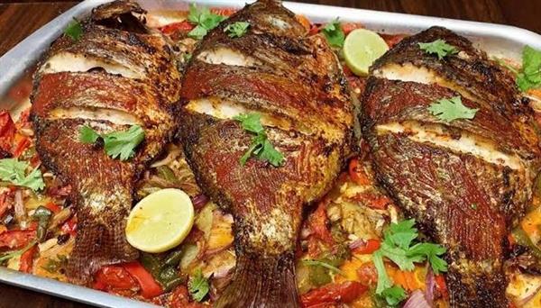 طريقة عمل صينية السمك بالبطاطس في الفرن