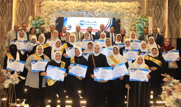 مستقبل وطن بالإسكندرية يُكرم الأمهات المثاليات من رائدات المشروعات الصغيرة والأسر المنتجة