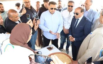  محافظ القليوبية يتفقد منظومة توريد القمح ببنها
