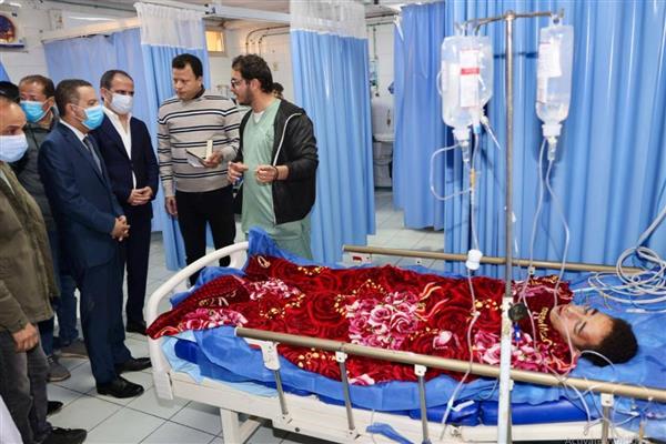 محافظ المنوفية يزور مصابى حادث السادات