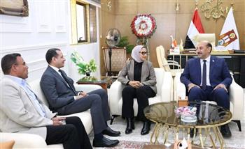  محافظ الوادي الجديد تبحث إنشاء معهدين للعلوم التجارية و التصنيع الغذائي