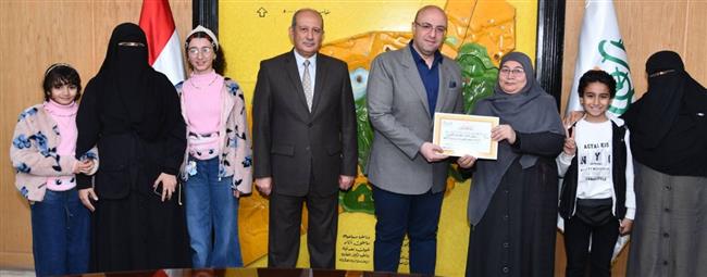 محافظ الفيوم يكرم الأمهات المثاليات على مستوى الديوان العام والوحدات المحلية