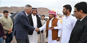 محافظ جنوب سيناء يدعم رياضة الهجن ويكرم الفائزين بنويبع