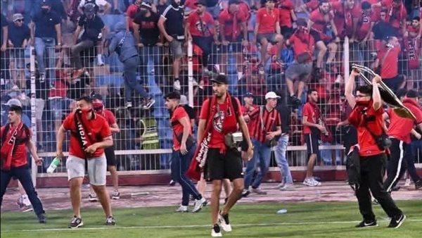 اشتباكات دامية في إياب نصف نهائي الكونفدرالية