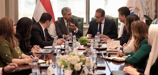 وزيرا "السياحة" و"الصحة" يبحثان تعزيز التعاون لتطوير الخدمات الطبية المقدمة للسائحين