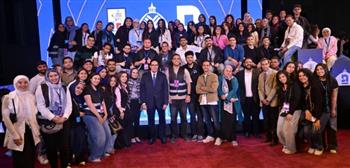   رئيس جامعة القاهرة يلتقي الطلاب في حوار مفتوح بملتقى التوظيف والتدريب