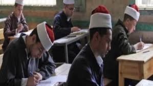    طلاب النقل الثانوى الأزهرى يؤدون اليوم الامتحان فى الفقه والرياضيات البحتة