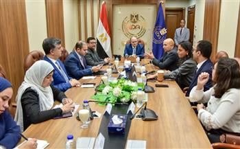   رئيس هيئة الدواء يبحث مع شركة لوريال تعزيز الاستثمار في مستحضرات التجميل