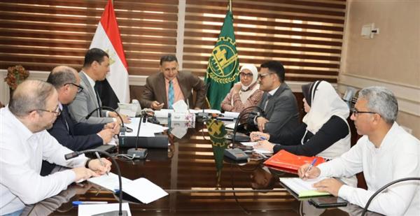 محافظ القليوبية يتابع الموقف التنفيذي لمشروعات مياه الشرب والصرف الصحي