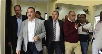 محافظ بورسعيد يتفقد الوحدة الصحية بالمدينة
