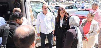   الجيزة: سيارات متنقلة لتقديم خدمات تراخيص المحال
