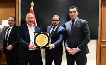  مجلس النواب يكرم هاني أبو ريدة والتوأم قبل رحلة المونديال