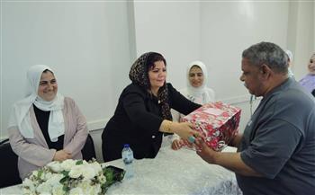   رئيسة حي الأميرية تكرّم المتميزين في حفل «التميز والعطاء».. صور