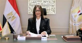   وزيرة الثقافة تبحث مع محافظ البحر الأحمر تعزيز الأنشطة الثقافية بشلاتين