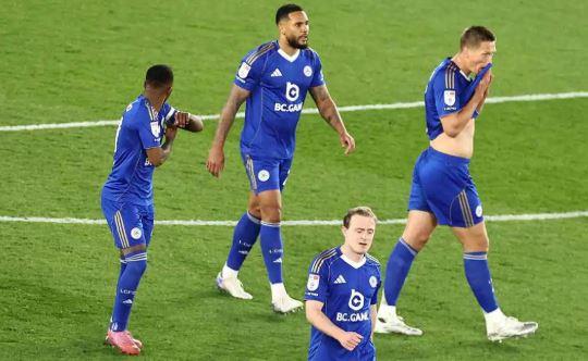 ليستر سيتي يهبط رسميا إلى الدرجة الثالثة