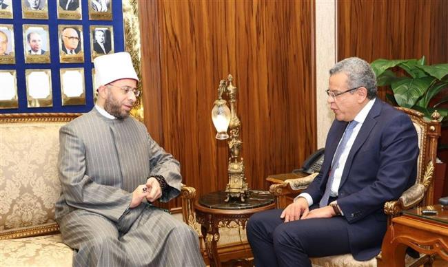 وزير الأوقاف يلتقي رئيس المركزي للمحاسبات لتعزيز التعاون والحوكمة 