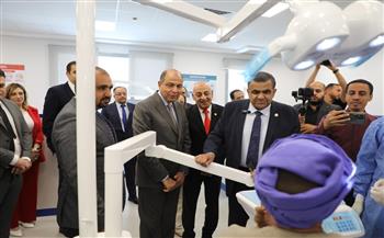   محافظ المنيا يتفقد معامل وعيادات طب الأسنان بجامعة دراية