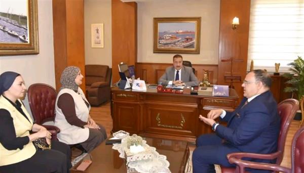 محافظ بورسعيد يستقبل نقيب عام تمريض مصر لبحث سبل دعم القطاع الصحي