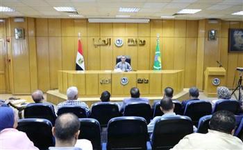   محافظ المنيا يوجّه بتكثيف معدلات التنفيذ وتحسين الخدمات بالقرى الأكثر احتياجًا