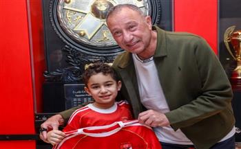   الخطيب يستقبل الطفل سليم صاحب مشهد التشجيع بمدرج الصالات.. صور