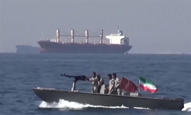 أبو جزر: استمرار الحصار البحري لـ مضيق هرمز والتهديدات الإيرانية تعمق الأثار الاقتصادية السلبية