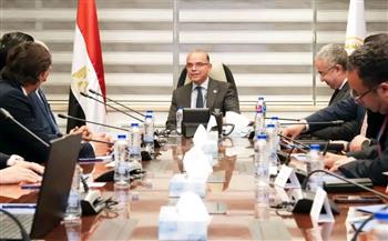   وزير الاستثمار يبحث مع "AJE Group" خطط التوسع وإنشاء منطقة استثمارية جديدة