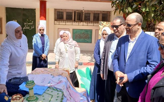 تعليم الإسكندرية: متابعة معرض وورشة مدرسة للتعليم الفني شرق الثغر