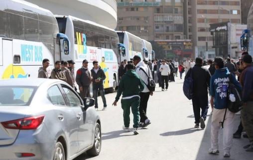 وصول الزمالك وبيراميدز إلى ستاد القاهرة قبل القمة المرتقبة