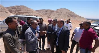   محافظ أسيوط يتفقد محور البداري–البحر الأحمر ويشدد على سرعة التنفيذ ودعم التنمية