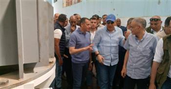 وزير الرى ومحافظ أسوان يتفقدان محطة رى (1) بمشروع وادى النقرة لدعم صغار المزارعين