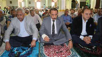   محافظ سوهاج يؤدي صلاة الجمعة بمسجد الشرطة بحي شرق 
