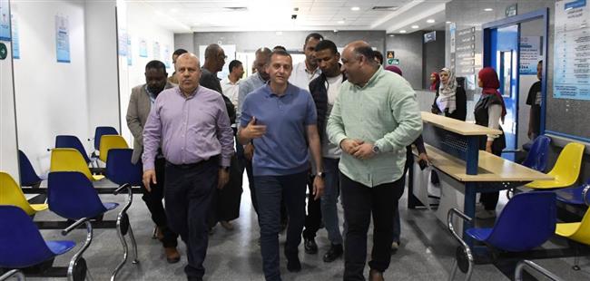 محافظ أسوان يتابع جودة الخدمات بمستشفى دراو المركزي