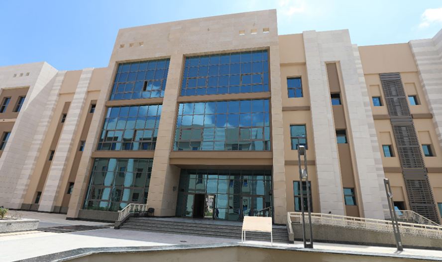 صيدلة  العلمين تنفذ سلسلة جولات ميدانية مكثفة لتعزيز مهارات الطلاب خلال عام 2026
