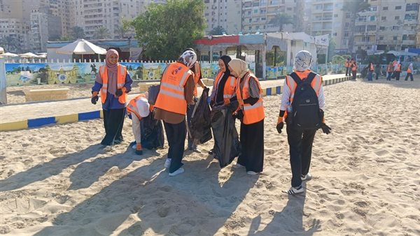 حملة لتنظيف شاطئ أبطال التحدي، بالتنسيق مع جهاز شئون البيئة لغرب الدلتا وبمشاركة نادي ليونز الإسكندرية ماريا
