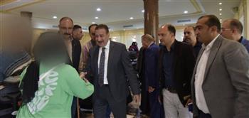 محافظ بورسعيد يستقبل 40 حالة إنسانية ويوجه بتوسيع مظلة الدعم للفئات الأكثر احتياجًا