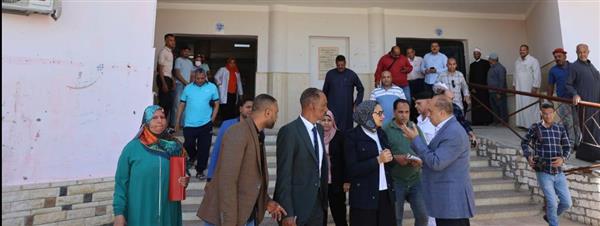 محافظ الوادي الجديد تتابع مستوى الخدمات الصحية بمستشفى باريس