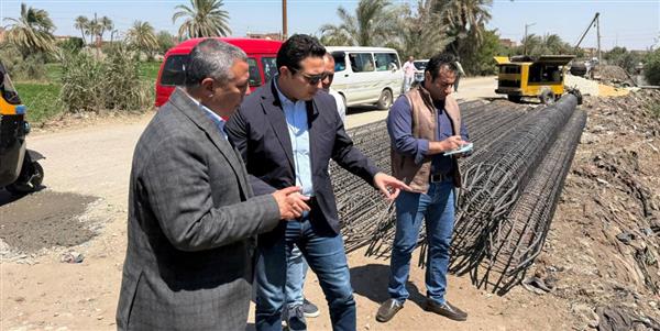 جولة وخدمة مواطنين.. نائب محافظ الفيوم يوجه بحلول فورية لمشكلات طبهار