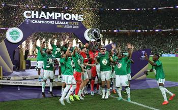   بعد فوز قاتل على ماتشيدا.. الأهلي السعودي يتوج بدوري أبطال آسيا للنخبة