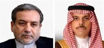   الخارجية الإيرانية: عراقجي بحث مع نظيره السعودي خفض التوترات