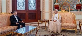   سلطان عُمان يبحث مع وزير الخارجية الإيراني مُستجدّات الأوضاع في المنطقة
