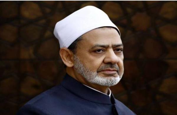 شيخ الأزهر يعزي رئيسِ الوزراء في وفاة والده اللواء كمال مدبولي