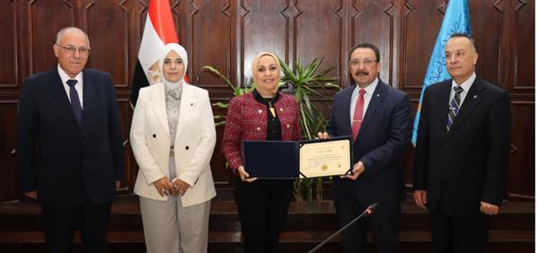 مجلس جامعة الإسكندرية يناقش استعدادات امتحانات الفصل الدراسي الثاني
