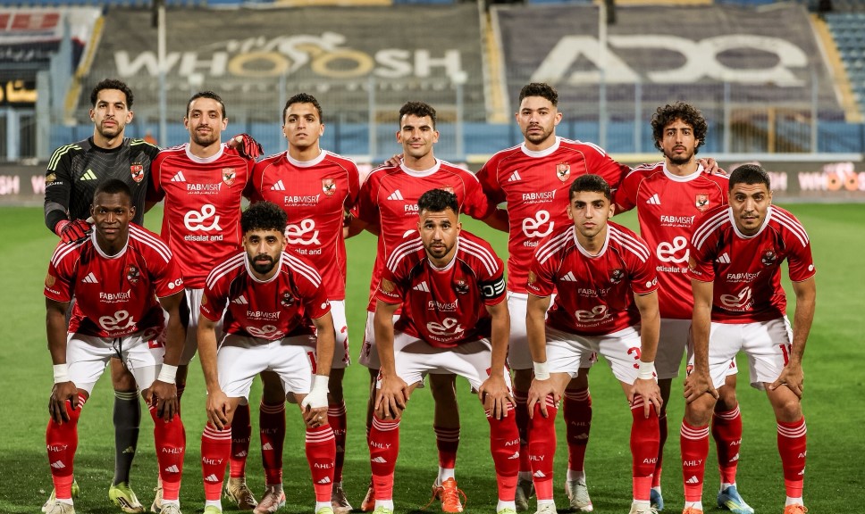 بعد السقوط أمام بيراميدز.. كيف يحافظ الأهلي على فرصه في التتويج بالدوري؟