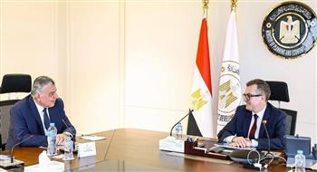   وزير التخطيط  يبحث مع "أيادي للاستثمار" دعم قطاع ريادة الأعمال والشركات الناشئة 