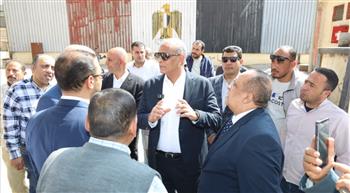   محافظ كفر الشيخ يتفقد صوامع القمح المعدنية 