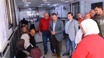   محافظ دمياط يتابع سير العمل بالمركز التكنولوجي لخدمة المواطنين برأس البر 