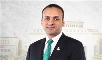   فهمي يطالب بتثبيت العاملين بمراكز الشباب 