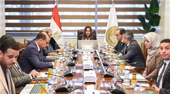   وزيرة التنمية المحلية والبيئة تتابع مع الملفات التنموية والخدمية 