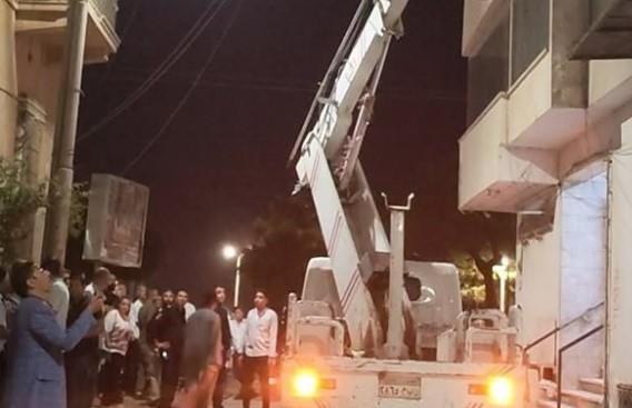 تصدعات بعقار في شمال المنيا بسبب أعمال حفر.. والمحافظة: لا انهيار